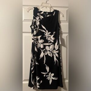 Great dress for office or evening wear!